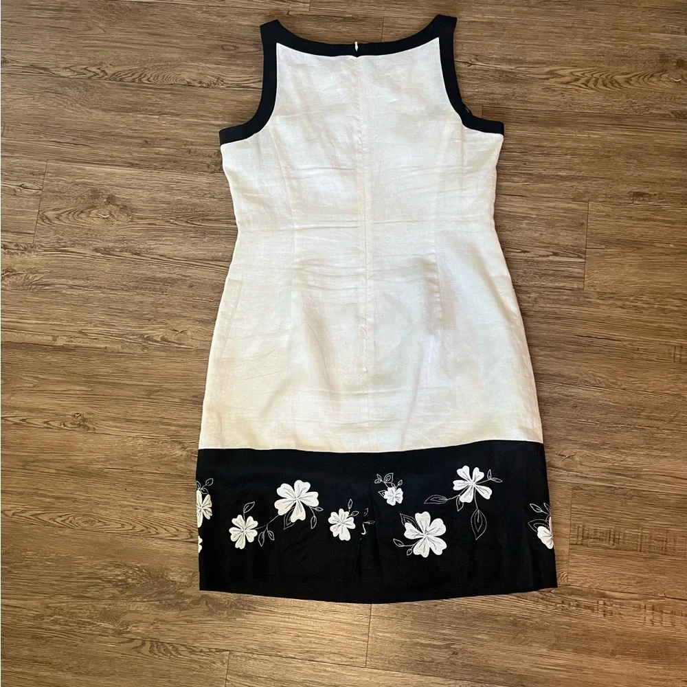 Jones New York Dress- White with Floral Seam Size: 12  PTP: 20" L: 37" - Picture 3 of 9